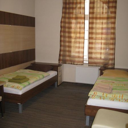 Dom Studencki Akademia Muzyczna Hostel คราคูฟ ภายนอก รูปภาพ