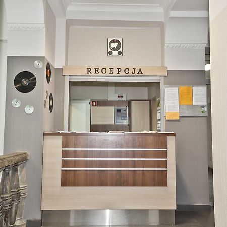 Dom Studencki Akademia Muzyczna Hostel คราคูฟ ภายนอก รูปภาพ