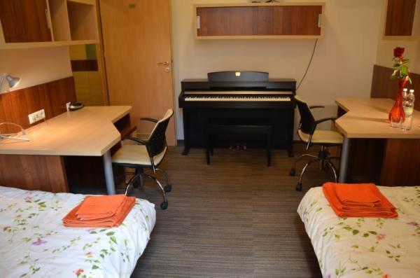 Dom Studencki Akademia Muzyczna Hostel คราคูฟ ภายนอก รูปภาพ