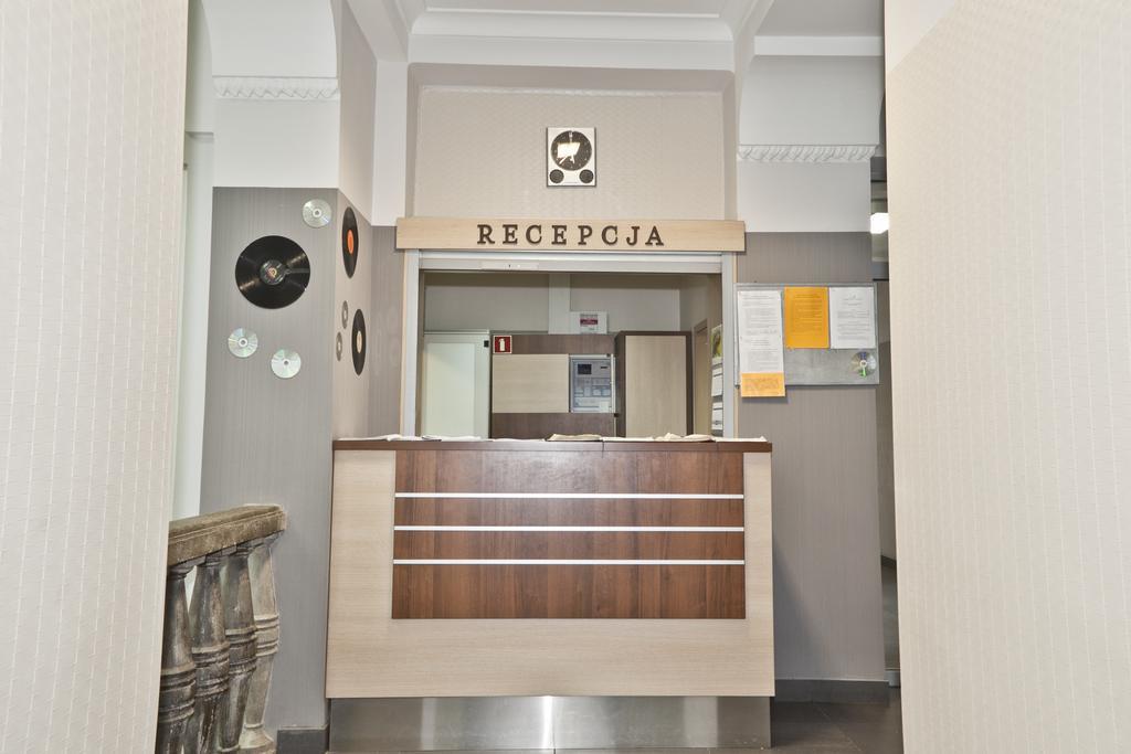 Dom Studencki Akademia Muzyczna Hostel คราคูฟ ภายนอก รูปภาพ