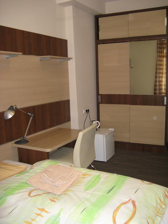 Dom Studencki Akademia Muzyczna Hostel คราคูฟ ภายนอก รูปภาพ