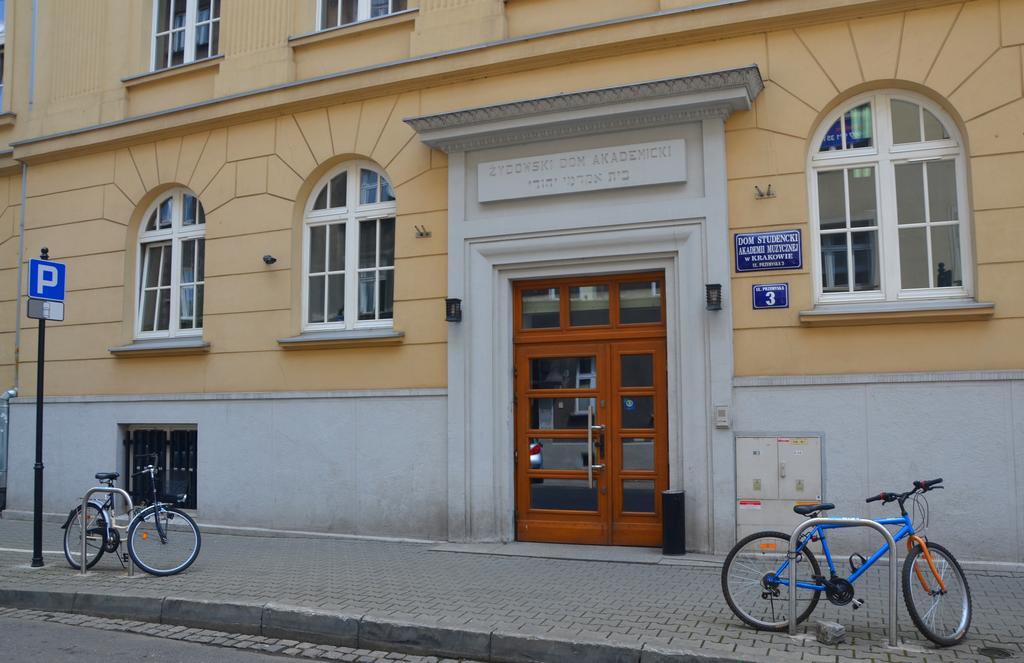 Dom Studencki Akademia Muzyczna Hostel คราคูฟ ภายนอก รูปภาพ